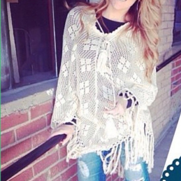🎉🎉SALE🎉🎉Brand new!! Crocheted poncho - Picture 2 of 3